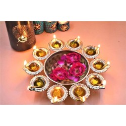 METAL MESTERY Gold Floor Iron Tea Light Holder - Pack of 1
