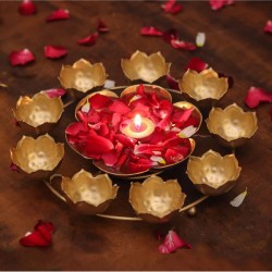 METAL MESTERY Gold Table Top Metal Tea Light Holder - Pack of 1