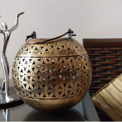 Rashi Creatives Gold Table Top Metal Tea Light Holder - Pack of 1