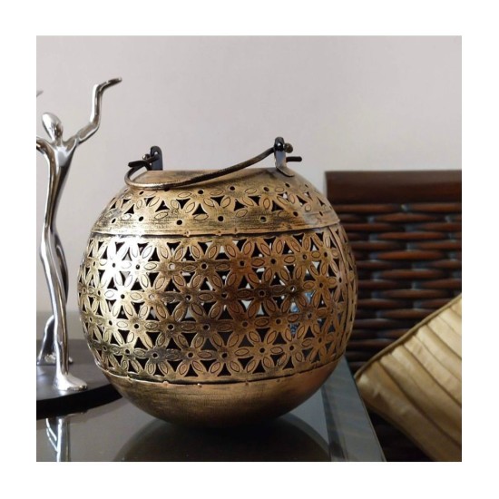 Rashi Creatives Gold Table Top Metal Tea Light Holder - Pack of 1